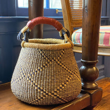 Load image into Gallery viewer, Bolga Pot Basket - Navy Neutral