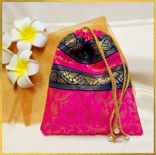 Load image into Gallery viewer, Rakhi Box: Timeless Ties - Coral
