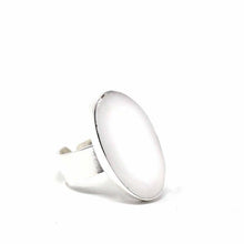 Load image into Gallery viewer, Ring, Oval Mother of Pearl
