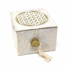 Load image into Gallery viewer, Meditation Bowl Box: 3&#39;&#39; Flower Of Life - DZI (Meditation)
